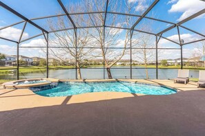 Piscine couverte, piscine chauffée