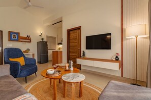 Apartment | 2 bedrooms - Spacious 2BR Apt w Balcony Near Candolim Beach (Candolim)