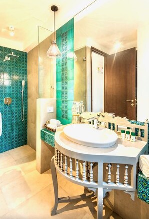 House, Smoking | 2 bedrooms - Modern Tropical 2bhk Near Beach Pool Garden (Verem)