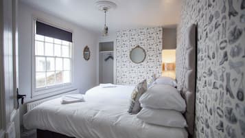 Room, 1 Bedroom, Shared Bathroom (The Curiouser and Curiouser Room)
