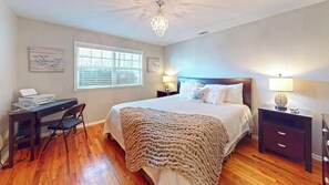 2 bedrooms, desk, free WiFi, bed sheets