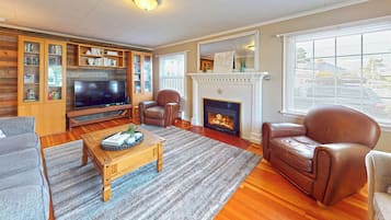 TV, fireplace, DVD player