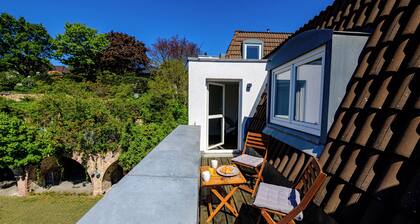 Vacation apartment with sunny balcony & parking space