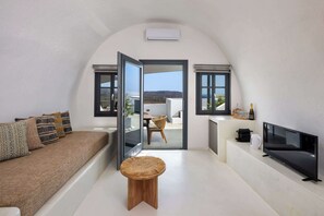 TV, offices - Amphora Meltemi Seaview Gem w/ Private Jacuzzi (Akrotiri)