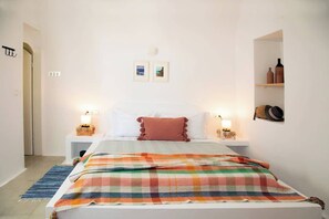Iron/ironing board, travel cot, WiFi, bed sheets