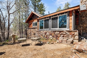 Exterior - StoneHauz Cabin built in 1926 (Big Bear Lake)