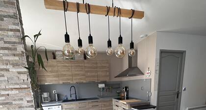 Maison familiale avec piscine chauffée, prÚs des plages du débarquement