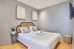 Bügeleisen/Bügelbrett, Reisekinderbett, WLAN, Bettwäsche