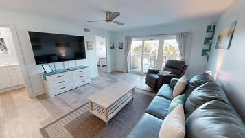 Apartment, 2 Schlafzimmer | Wohnbereich | Smart-TV
