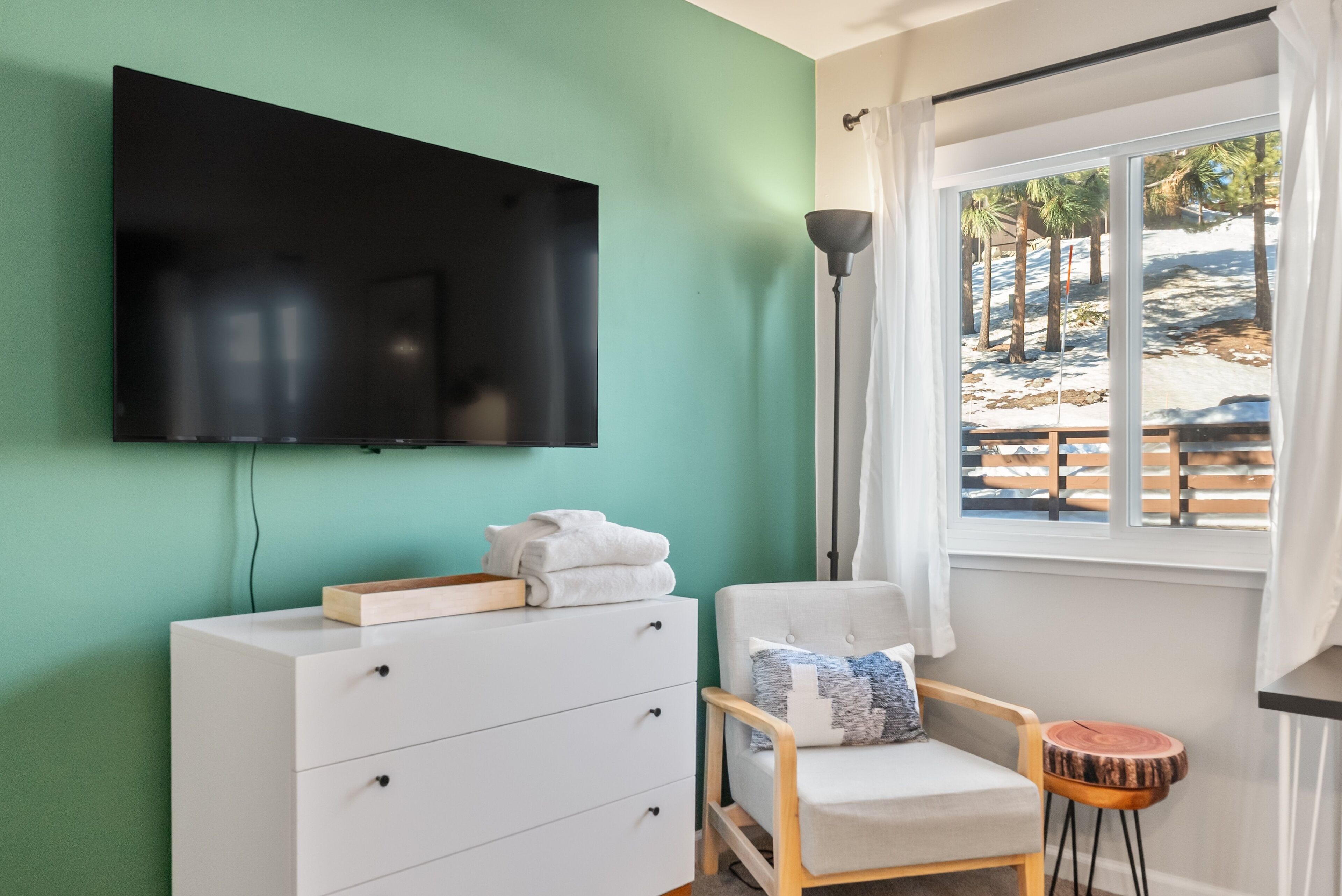 콘도, 침실 2개 | 거실 공간 | 스마트 TV