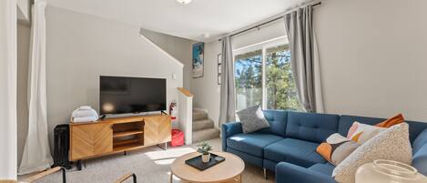 Condo, 2 Bedrooms | Living area | Smart TV