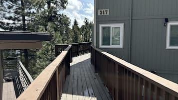 Condo, 2 Bedrooms | Property grounds