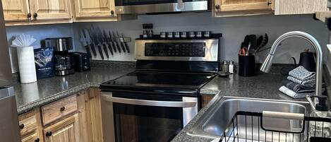 公寓客房, 2 間臥室 | 私人廚房 | 電冰箱、烤箱、咖啡機/沖茶器、烤麵包機