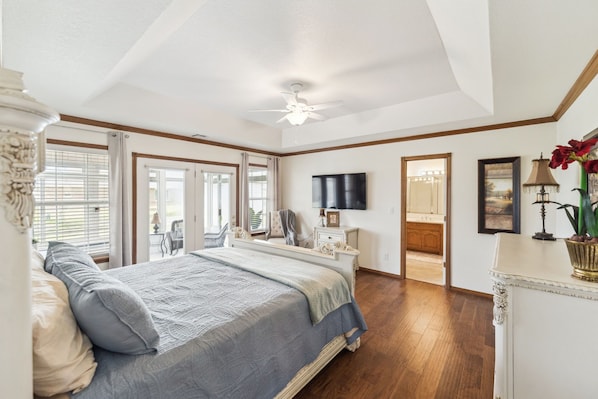 3 bedrooms, desk, iron/ironing board, WiFi