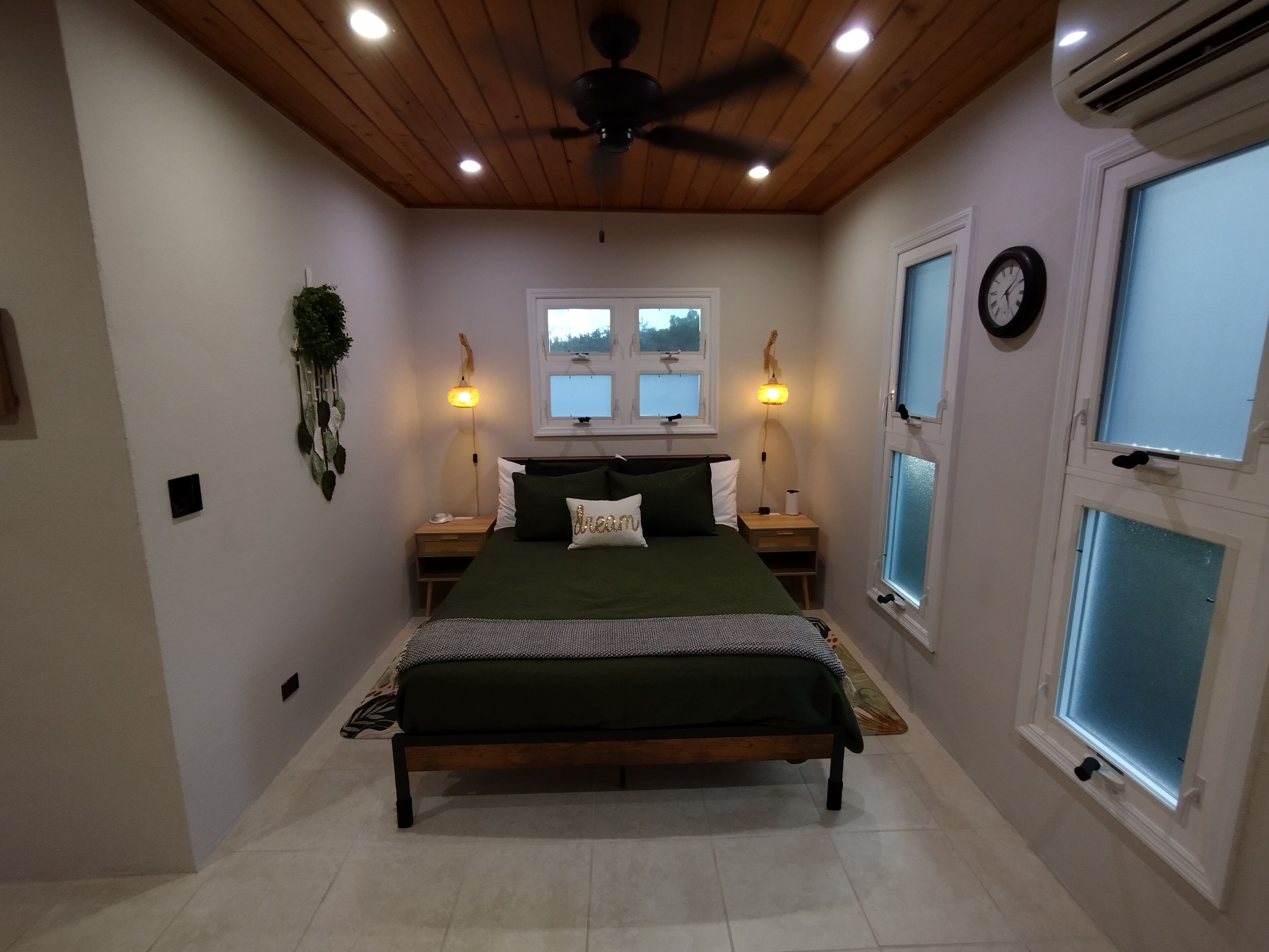 1 bedroom, desk, free WiFi, bed sheets