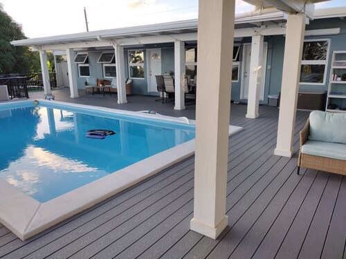 Charming 1-Bedroom Apartment on Beautiful St. Croix, USVI with Pool & Ocean View