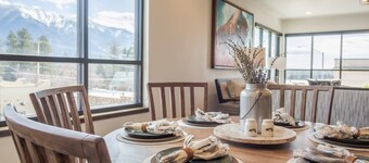 Downtown Penthouse Condo – For 4!