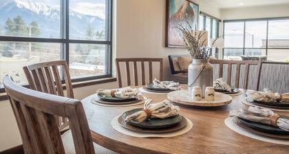 Downtown Penthouse Condo – For 4!