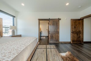 Unclassified image, 2 of 3, button