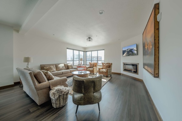 Welcome to Columbia Falls Downtown Condo!