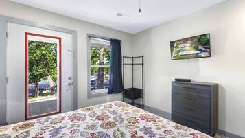 House, Multiple Beds, Patio (Bass Point Bliss) | 2 bedrooms, individually decorated, individually furnished, bed sheets