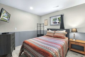 House, Multiple Beds, Patio (Bass Point Bliss) | 2 bedrooms, individually decorated, individually furnished, bed sheets - Bass Point Bliss - Resort Rental on Lake of the Ozarks Shoreline (Gravois Mills)