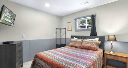 Bass Point Bliss - Resort Rental on Lake of the Ozarks Shoreline