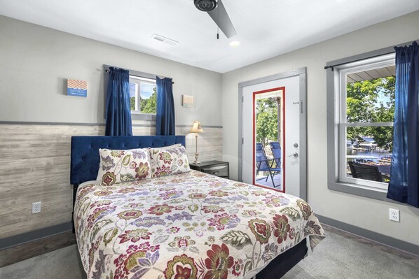 Casa, varias camas, patio (Bass Point Bliss) | 2 habitaciones, decoración personalizada y muebles diferentes 