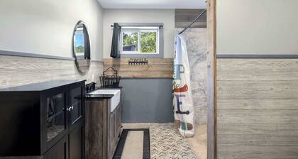 Bass Point Bliss - Resort Rental on Lake of the Ozarks Shoreline