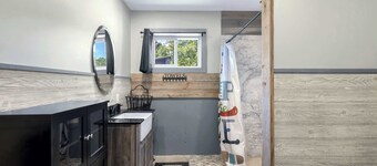 Bass Point Bliss - Resort Rental on Lake of the Ozarks Shoreline