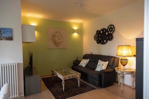 30-inch flat-screen TV with digital channels