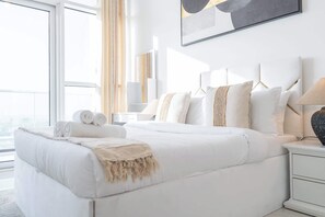 Bureau, fer et planche à repasser, Wi-Fi