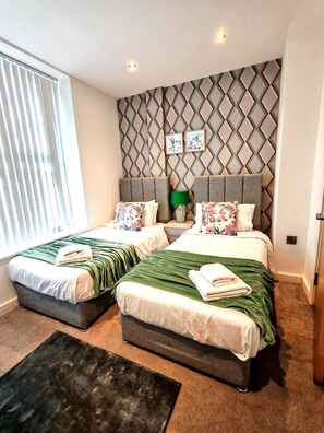 2 makuuhuonetta, silitysrauta/-lauta, Wi-Fi, vuodevaatteet