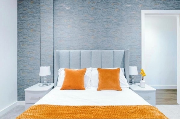 2 habitaciones, tabla de planchar con plancha, wifi y ropa de cama