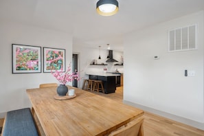 Dining - Newly built! Heated pool & hot tub, walk to beach (Nags Head)
