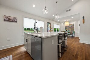 Fridge, microwave, oven, stovetop - 3BR House - Mins from Downtown Decatur (Decatur)