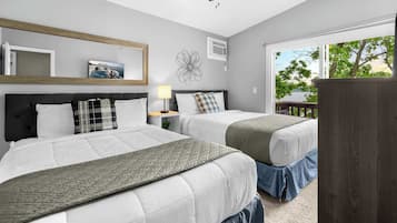 House, Multiple Beds, Patio (Dockside Dream) | 4 bedrooms, individually decorated, individually furnished, bed sheets