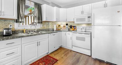 Dockside Dream w/ Kayak & Dock