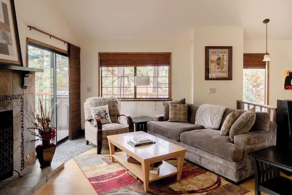 TV, fireplace, offices