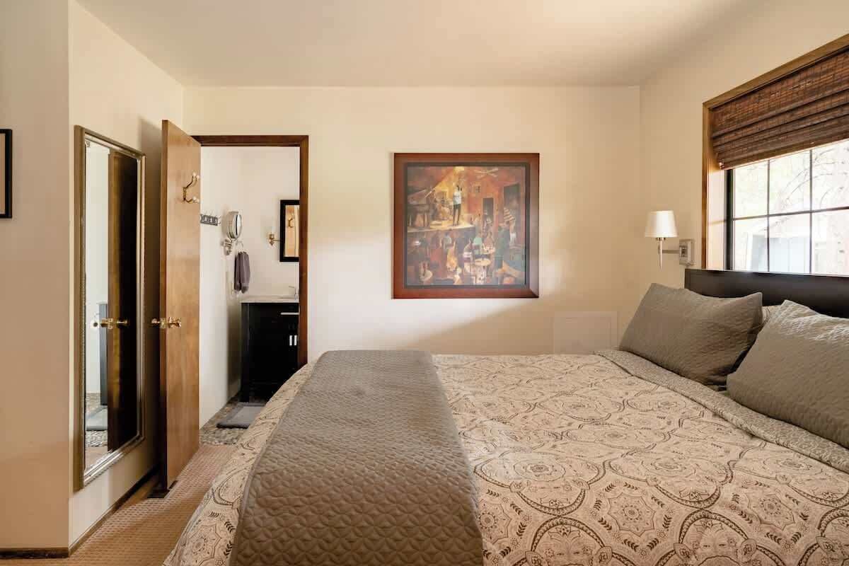 3 chambres, fer et planche à repasser, Wi-Fi, draps fournis