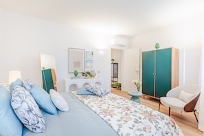 1 bedroom, iron/ironing board, free WiFi, bed sheets
