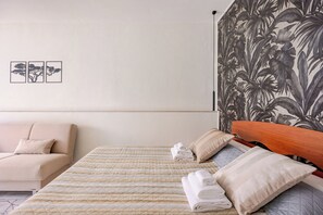 1 bedroom, iron/ironing board, travel cot, free WiFi