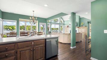 House, Multiple Beds, Patio (Gentle Slopes Retreat) | Interior