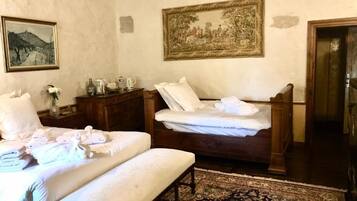 Classic Triple Room, Garden View