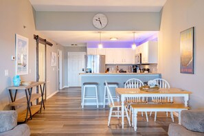 Condo, Multiple Beds, Balcony (Highland Shores Haven) | Dining