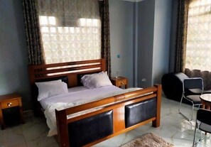 Familienbungalow, Gartenblick | 4 Schlafzimmer, individuell dekoriert, individuell eingerichtet