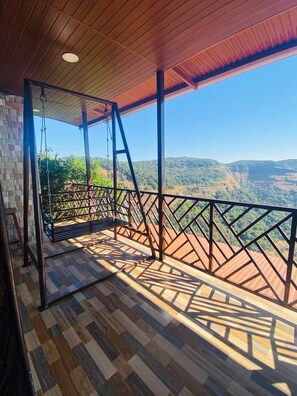 Balcony view - Ovi cottage Matheran (Matheran)