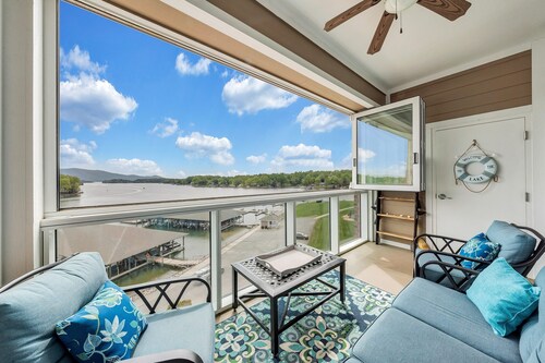 Mariners 2 BR Point condo 334