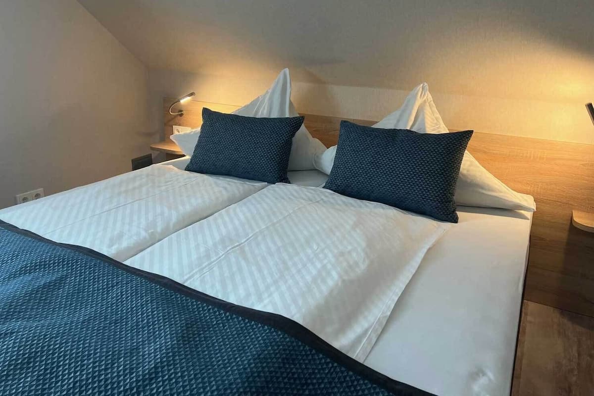 Comfort dubbelrum | Skrivbord, arbetsyta för laptop, gratis barnsängar och gratis wi-fi