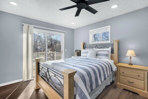 Casa, varias camas, patio (Lakation at the Water) | 3 habitaciones, decoración personalizada y muebles diferentes